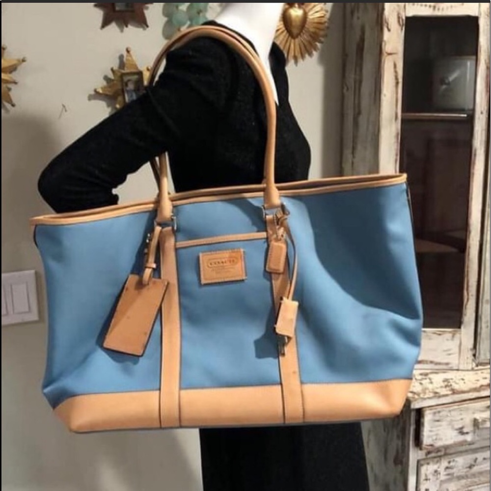 Coach Hand Bag 100% Authentic